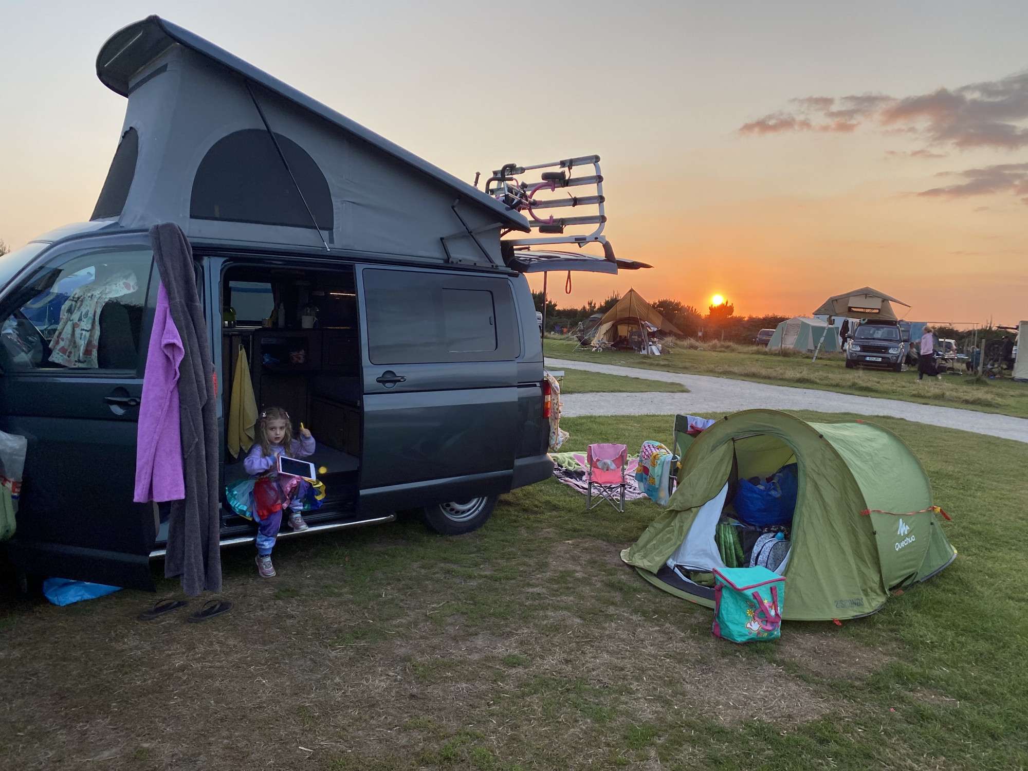 A VW T5 Campervan called Flo-0823-1024 and for hire