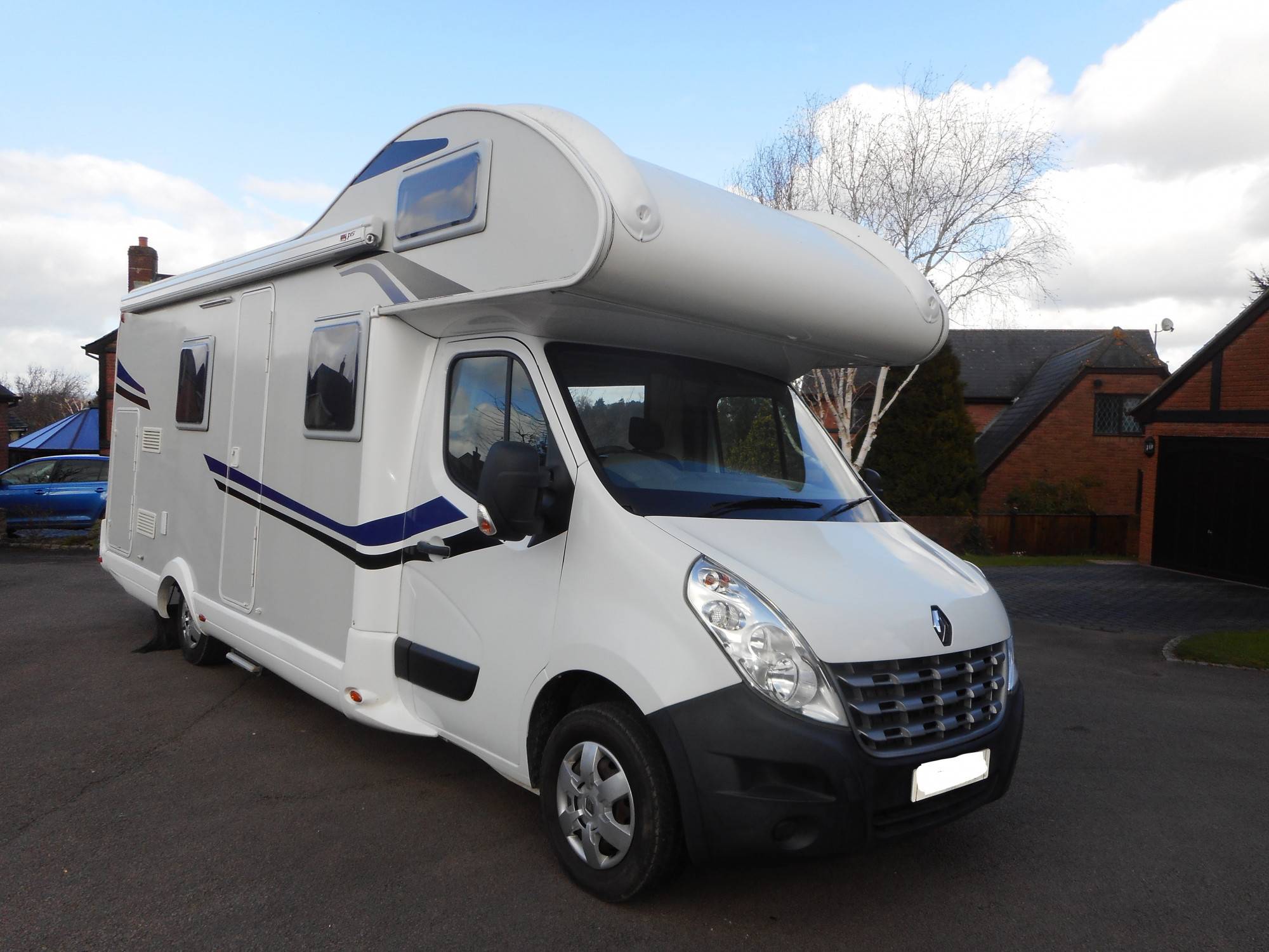 A  Motorhome called Katamarano and  for hire in High Wycombe, Buckinghamshire