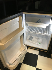 Integral fridge and freezer compartment